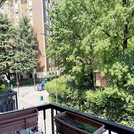 Urban Studio, A Modern In Apartment Milan